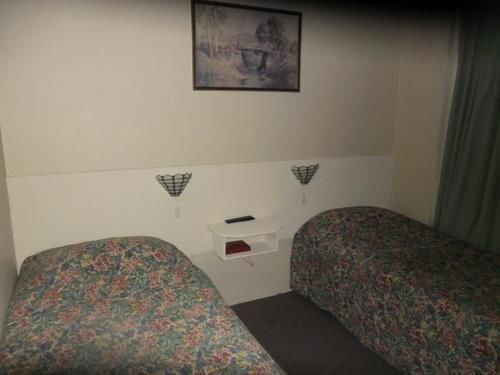 Rainbow Motel Kowen Luaran gambar