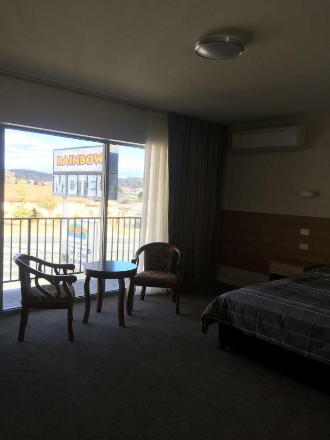 Rainbow Motel Kowen Luaran gambar