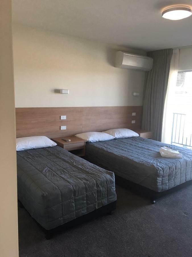 Rainbow Motel Kowen Luaran gambar